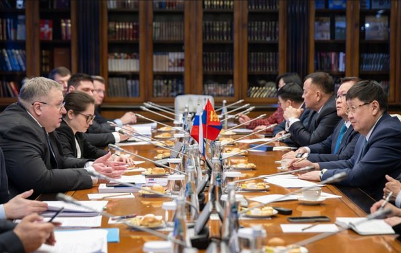 Алексей Оверчук провёл рабочую встречу с вице-премьером – министром экономики и развития Монголии Чимэдийн Хурэлбатаром