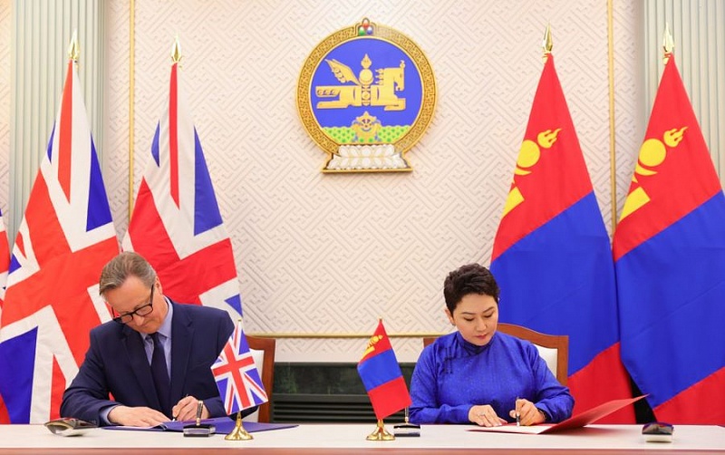 Министры иностранных дел Монголии и Великобритании подписали двусторонние документы