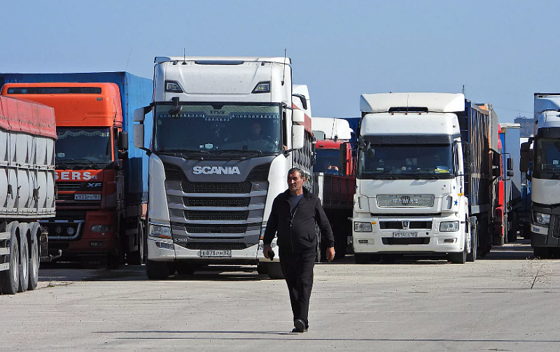 Водители грузовиков смогут резервировать дату и время прохождения границы