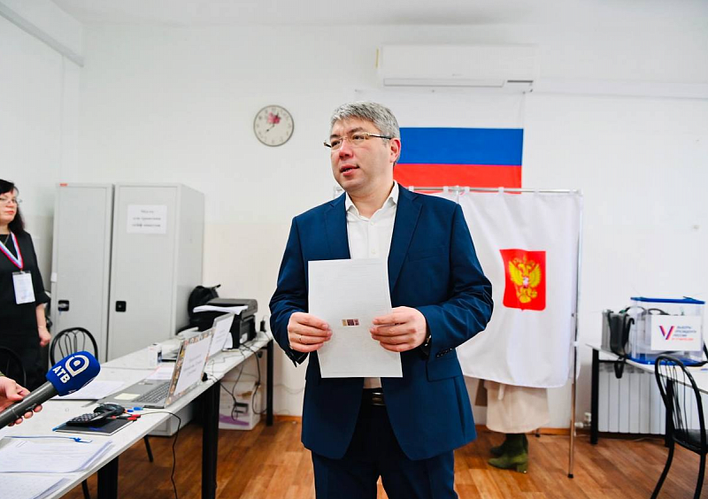 Глава Бурятии проголосовал на выборах Президента РФ