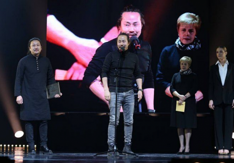 Театр "Байкал" признан лучшим национальным театром