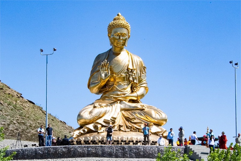 В Туве "оживили" статую Будды Шакьямуни